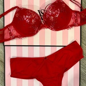 Victoria's Secret VerySexy Push Up Bra & Cheeky Set In Red 36B/L NWT